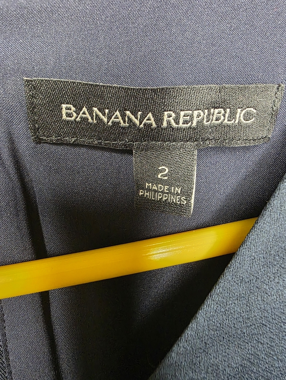 Banana Republic Navy and White Floral V-Neck Midi Dress‎ Size 2 - Picture 3 of 6